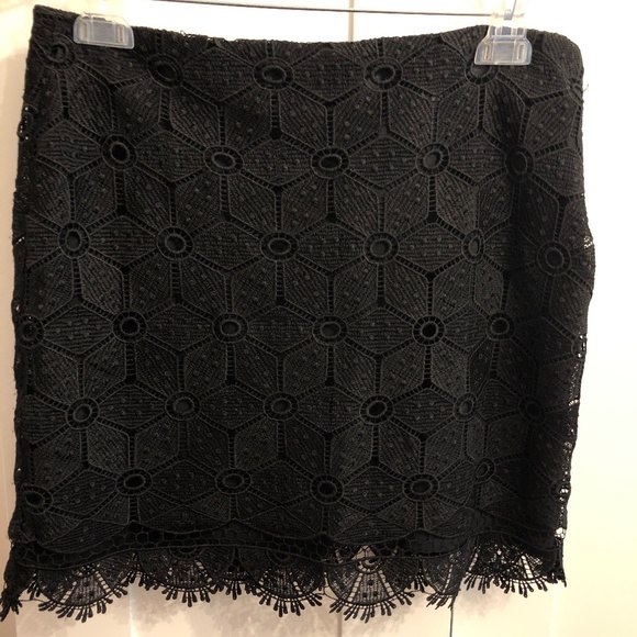 NWOT Black lace lined small skirt - Picture 1 of 4